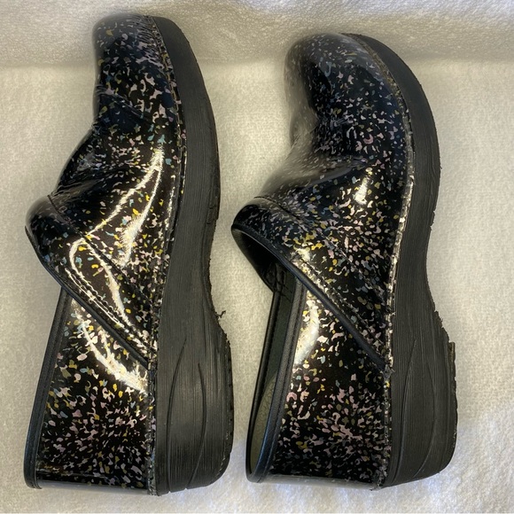 Dansko XP 2.0 Black Splatter Patent Leather Size 41 Women’s Clog Work Shoe - Picture 10 of 16
